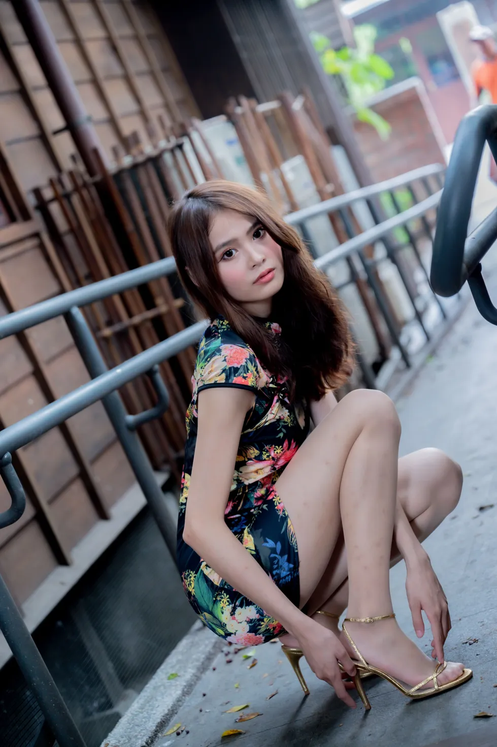 [Mzsock] NO.202 He Jiaxin black flower short cheongsam stockings high heels beautiful legs street photography#[97P]-56